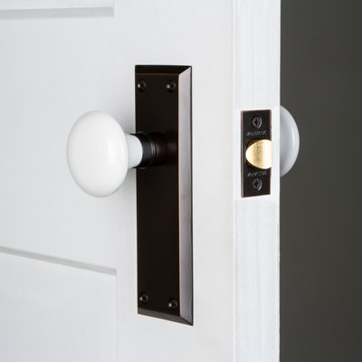 Plaque avec bouton de porte en porcelaine blanche New York