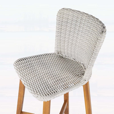 Ensemble de tabourets de bar d'extérieur en bois fini teck avec osier gris clair, durable et élégant