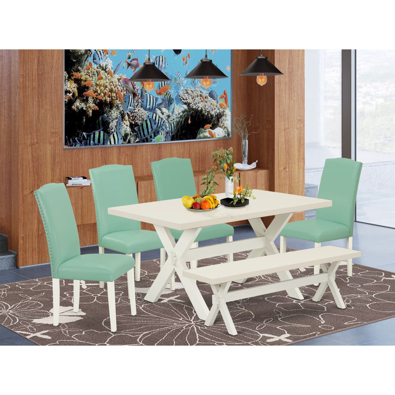 L'ensemble 6 pièces de table et chaises de cuisine contient une table rectangulaire en bois et 4 chaises Parson en simili cuir avec banc, multicolore