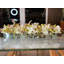 Arrangement floral mélangé dans un vase-95603128