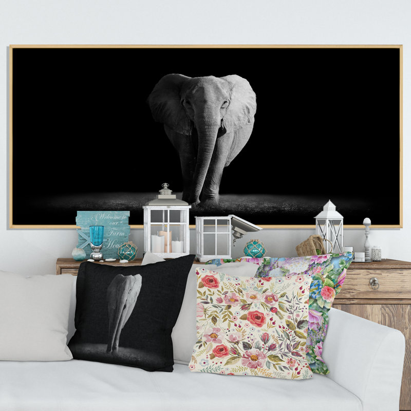 Éléphants en noir et blanc II, Cadre brun, H 12 po x l 20 po x P 1 po