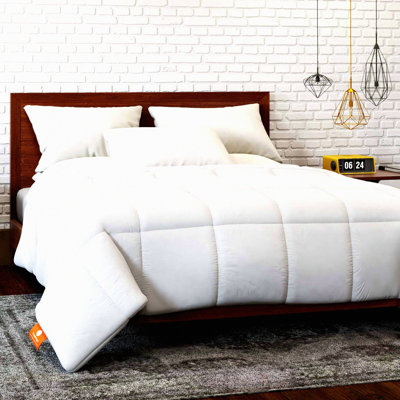 Luxury White Microfiber All Season Full Comforter - Hypoallergenic Goose Down Alternative Duvet Insert with Corner Loops and Box Stitched Quilted Design - Washable