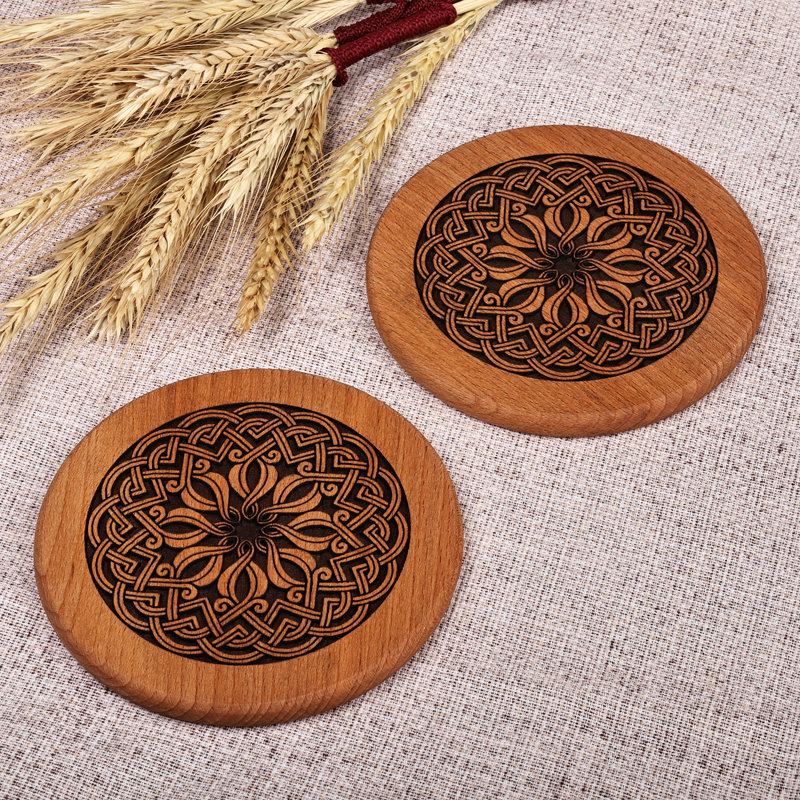 Sous-verres en bois fait à la main World Cycle de la Menagerie (paire)