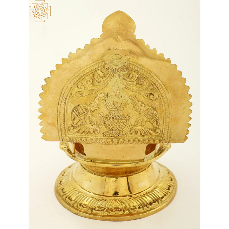 Lampe à huile en laiton de la déesse Rajarajeshwari Vilakku Diya