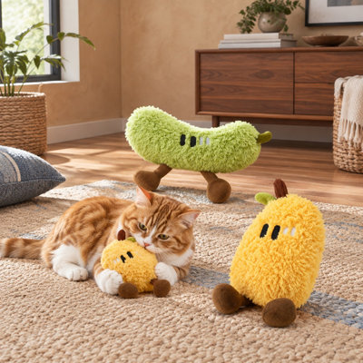 Lot de 2 jouets en peluche à l'herbe à chat en forme de fruits, utilisant un format de coussin à mâcher froissé pour un jeu interactif ; 22 évaluations mondiales.