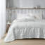Très grande couverture en duvet synthétique avec bordure en satin-121916865-121916863