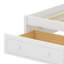 Structure de lit double d'angle avec tiroirs et tablettes de rangement, lit plateforme en bois avec éclairage à DEL et station de recharge moderne-123044782