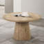 Table basse ronde de style contemporain avec structure en bois d'hévéa et piédestal en forme de cône, finition chêne-121068482
