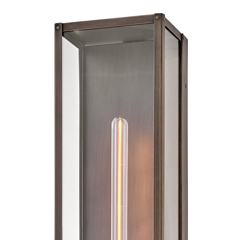 Lanterne murale moyenne Hinkley Max, H 20 po x l 7,5 po x P 6 po, Brun