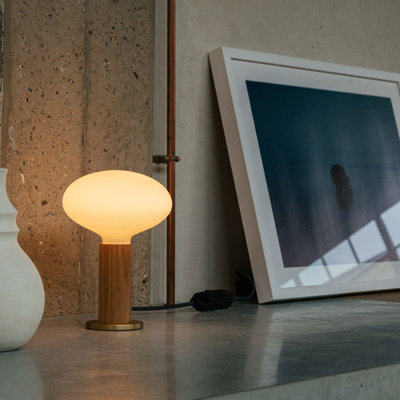 Knuckle Table Lamp In Walnut + Oval