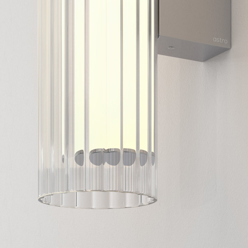 io 2700K, 470 Lumens, 16.54" H x 3.15" W x 5.28" D, Polished Chrome
