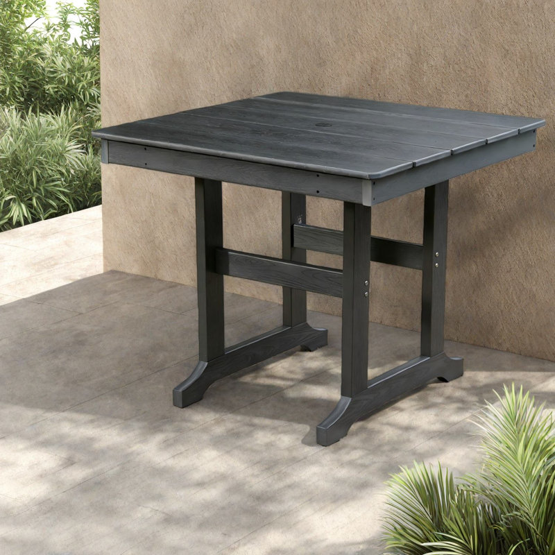 Table de patio noire résistante aux intempéries avec trou pour parasol, design moderne