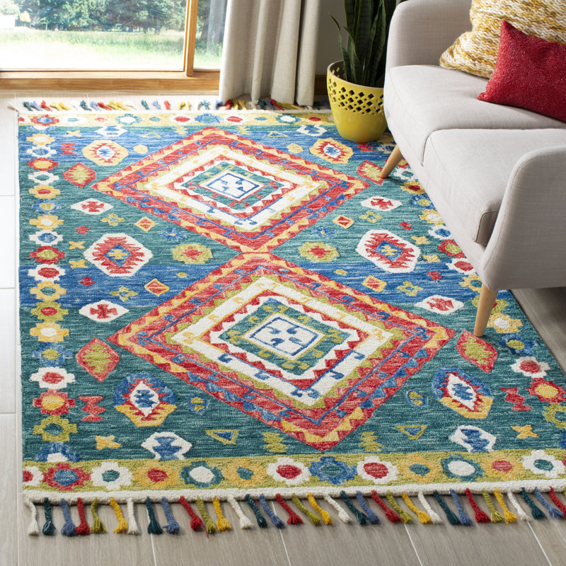 Vahakn Hand Tufted Wool Southwestern Rug, Rectangle 4' x 6'