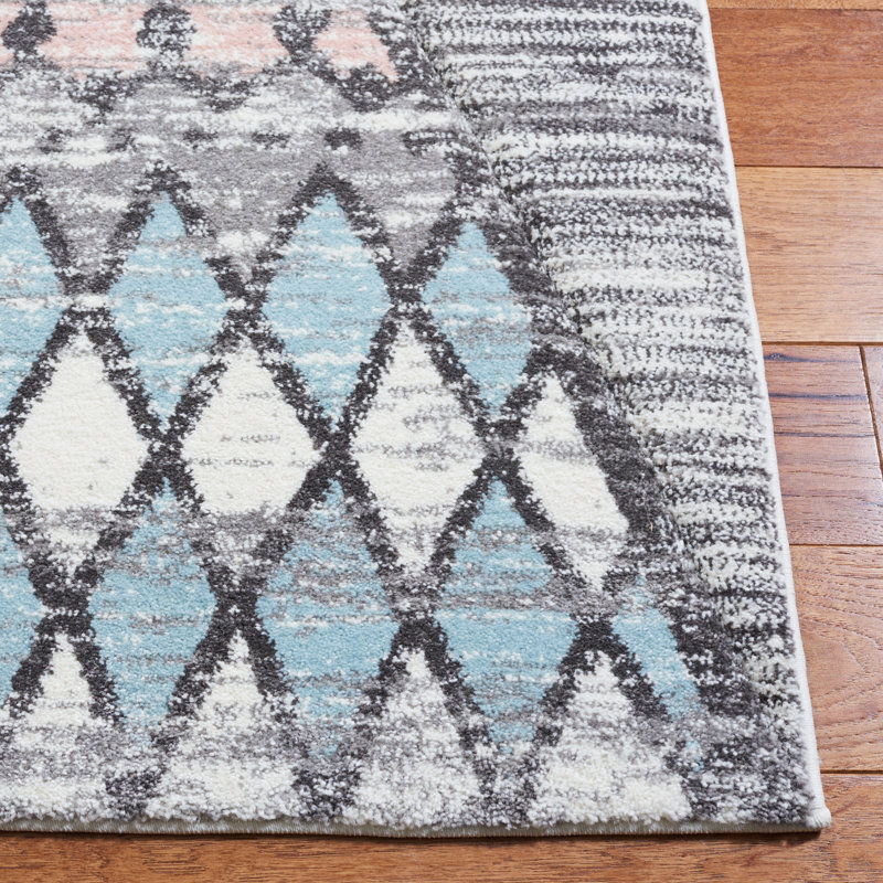 Highland Creek Gray/Pink Area Rug, Round 3'