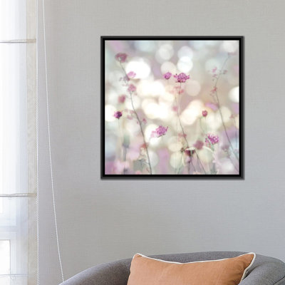 Floral Meadow II par Kate Carrigan - Giclée sur toile tendue avec châssis