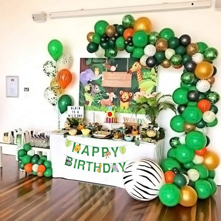 Une décoration d'anniversaire sur le thème de la jungle