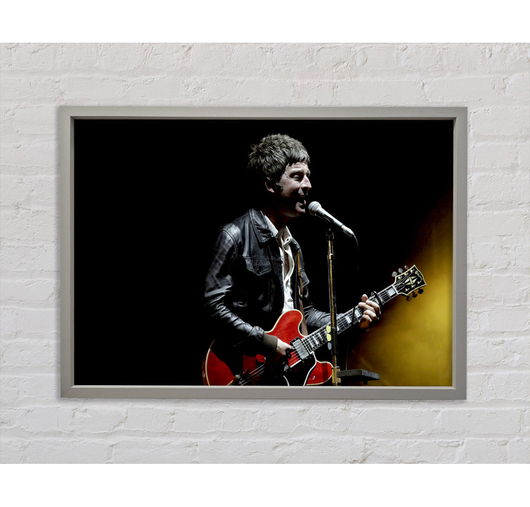 Noel Gallagher On Stage - Einzelner Bilderrahmen Kunstdrucke auf Leinwand