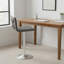 Tabouret de bar pivotant en similicuir gris et noyer gris avec base en acier inoxydable brossé Talyris
