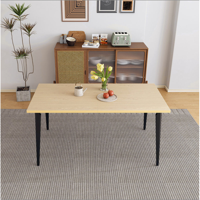 Table de salle à manger moderne de 63 pouces, plateau de table en bois et pieds en fer résistant à la rouille, table de cuisine rectangulaire pour 6 à 8 personnes, design industriel rustique pour la salle à manger, patio (table seulement)