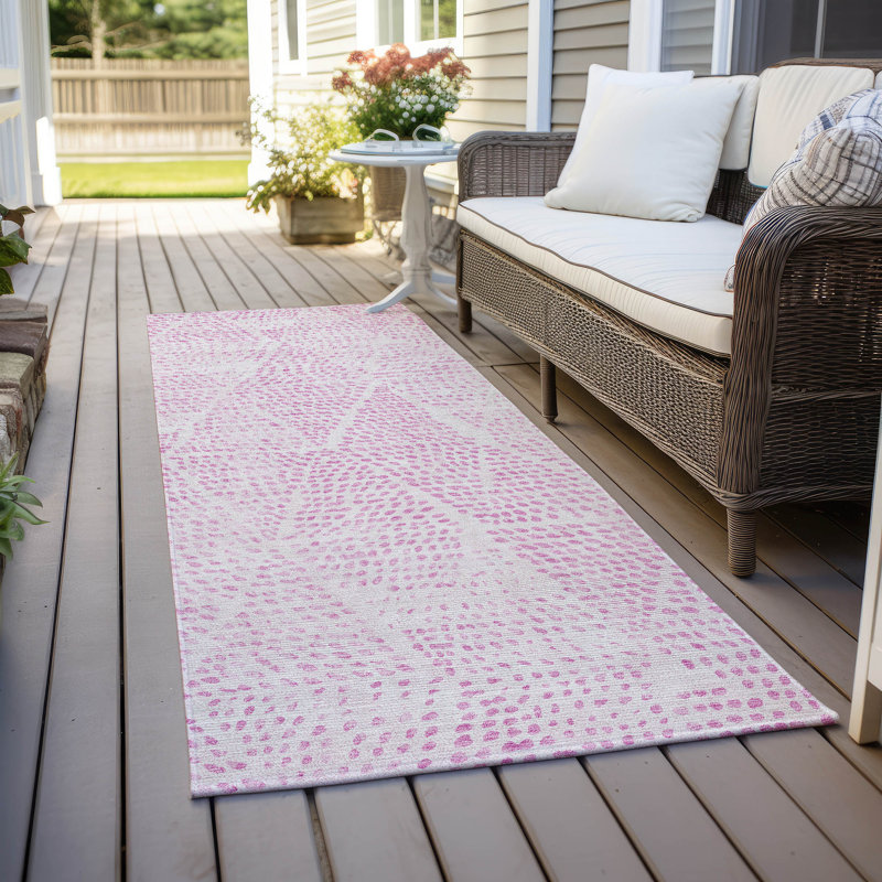 Tapis intérieur / extérieur rose en polyester tissé à la machine Jurnee, Tapis de couloir 2 pi 3 po x 7 pi 6 po