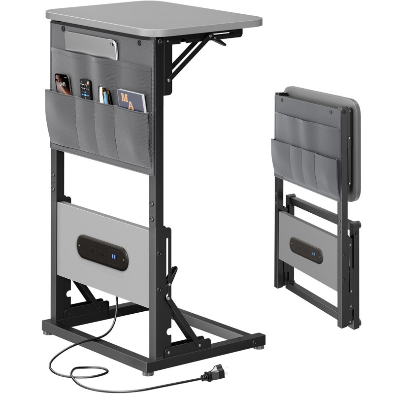 Table de bout en forme de C avec station de charge, table d'appoint Couch avec sac de rangement, plateau télé pliable et réglable en hauteur avec 2 ports et prises USB pour le salon, la chambre à coucher, gris