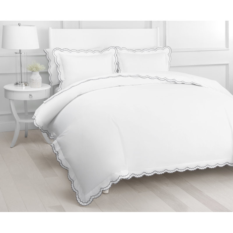 Bara Modern & Contemporary Duvet Cover, King Duvet Cover + 2 King Shams, White