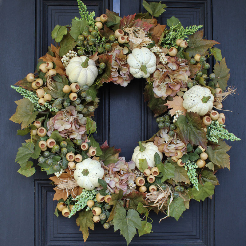 Couronne d’automne à la porte en soie hortensia, gooseberrys, citrouilles et chutes de chute, H 30 po x l 30 po x p 6 po