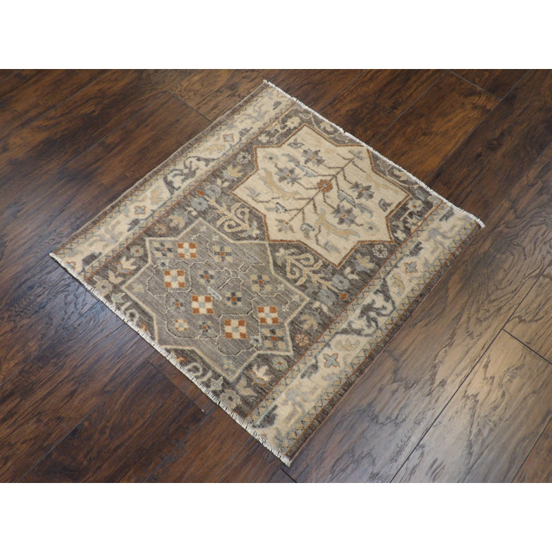 Tapis unique gris de 3 pi Brinden