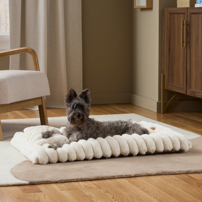 TOWN & COUNTRY LUXE CuddleTown Ribbed Bubble Stripe Pillow Crate Mat Pet Bed for Dogs
