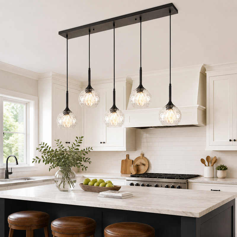Luminaire suspendu pour îlot de cuisine 5 lumières avec globe en verre martelé