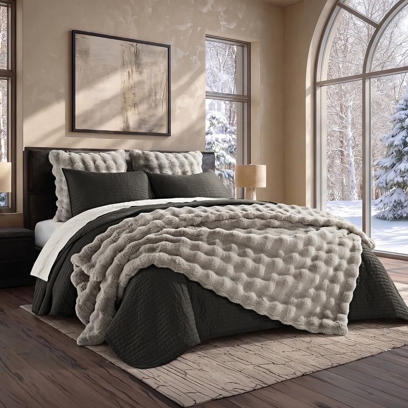 Double-Sided Bubble Faux Fur Throw Blanket, 50"x60", Taupe