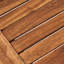 Mobilier en bois et table basse avec coussins, beige et brun et coussins anti-éclaboussures