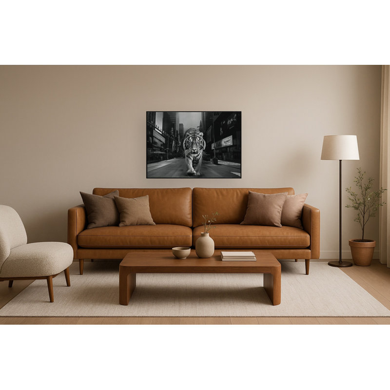 Art mural sur toile Urban Jungle: Majestic Tiger in Times Square - 28 po x 40 po - cadre noir