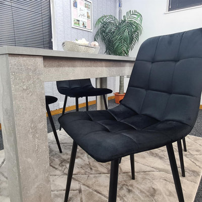 Amiela 6 - Person Dining Set