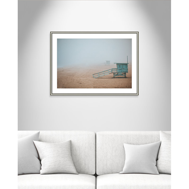 Manhattan Beach par Nathan Dumlao - reproduction d'art sur papier encadrée, H 26,75 po x l 36,75 po x P 0,88 po, Argent