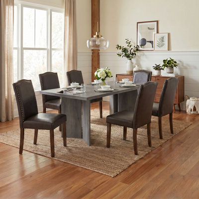 Table de salle à manger rectangulaire en bois Amiin 70 po avec 6 chaises Parsons rembourrées Criselle à dossier solide