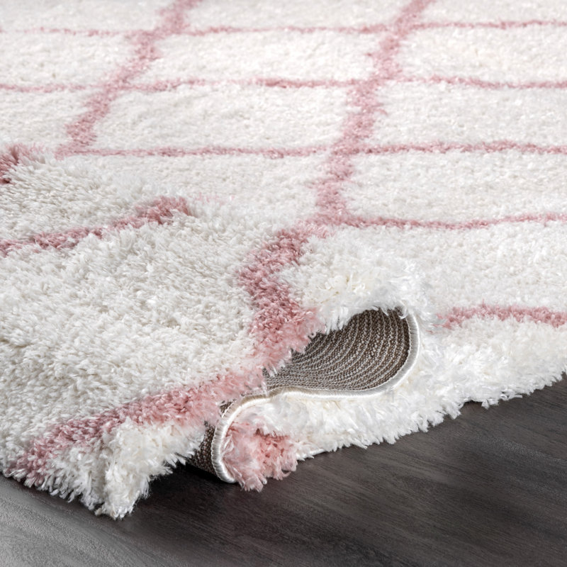 Tapis performance blanc / rose à poils longs et motif à treillis Cuanaic, Carré 7 pi 10 po