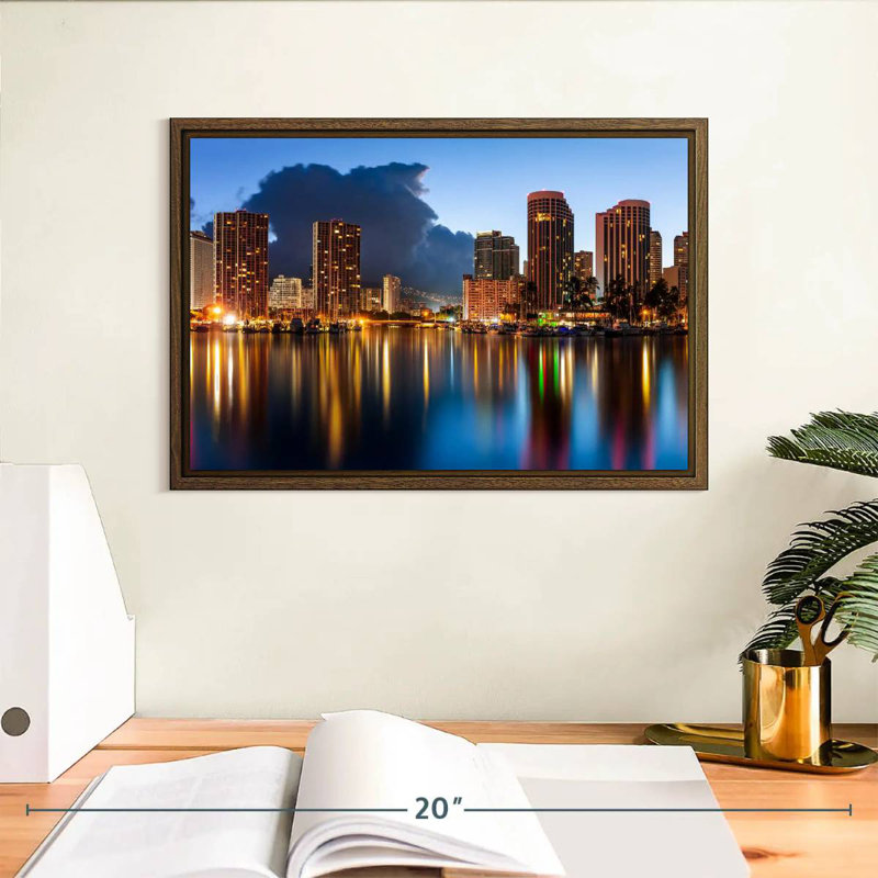 Honolulu Nightscape, 13 po x 9 po, Cadre flottant noyer