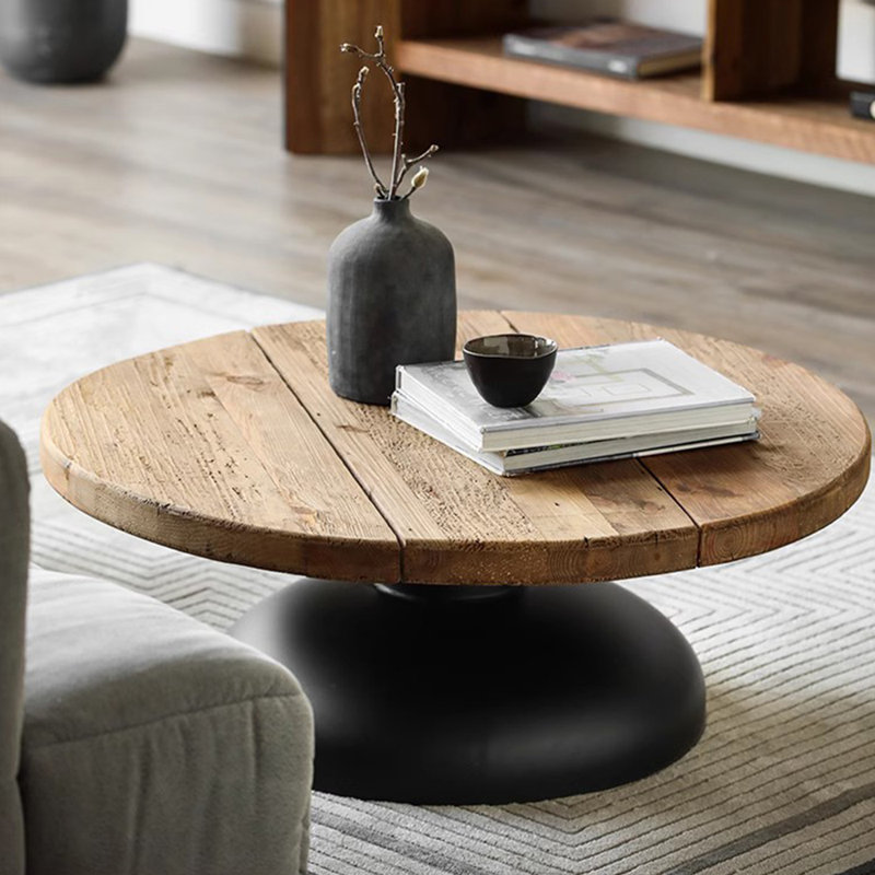 Table basse en bois massif clair wabi-sabi