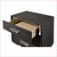 Table de chevet moderne en bois massif gris chaud avec port USB et amp; Garniture chromée