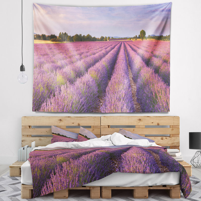 Paysage, lavande, rangées de fleurs en tapisserie, H 32 po x l 39 po