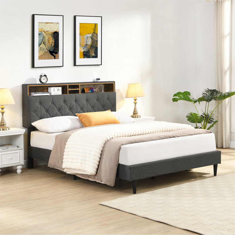 Structure de lit tapissier KING -Size avec tête de lit en tissu de lin touffeté à boutons, ports USB, station de charge pratique, deux poches latérales, ne nécessite pas de sommier, gris foncé