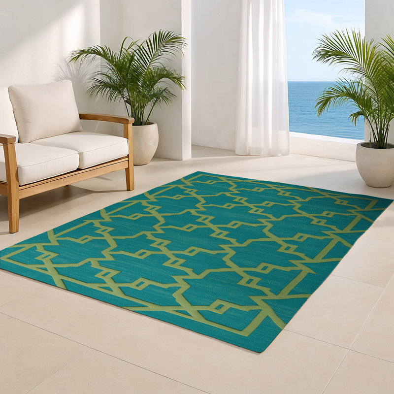 Trellis Green Indoor and Outdoor Area Rug, Rectangle 2' x 3'