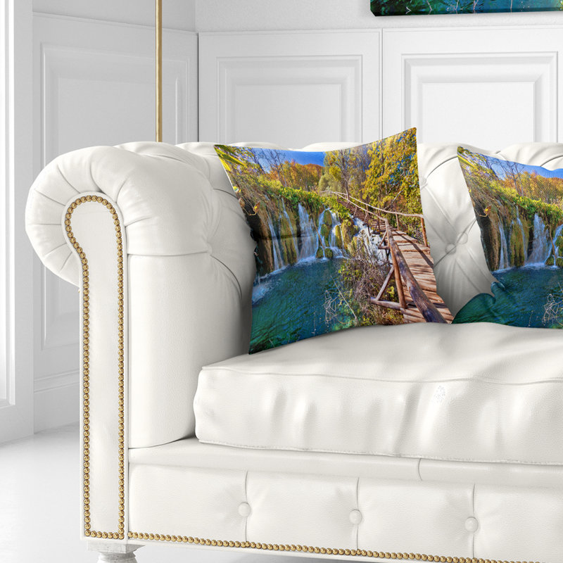 Autumn in Plitvice Lakes - Coussin imprimé paysage, 16 po x 1 po, Type de produit