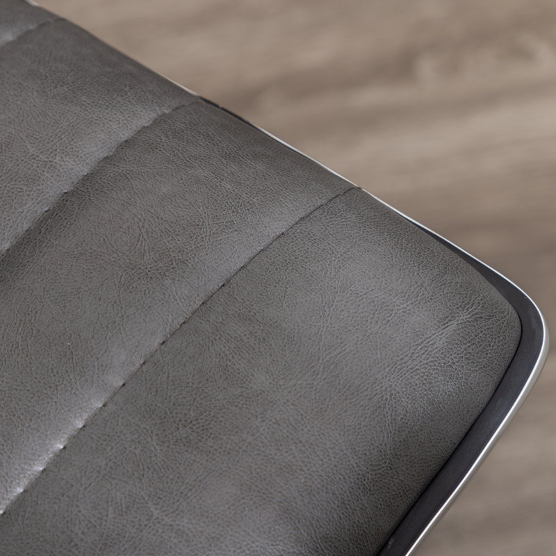 Chaise de travail en similicuir