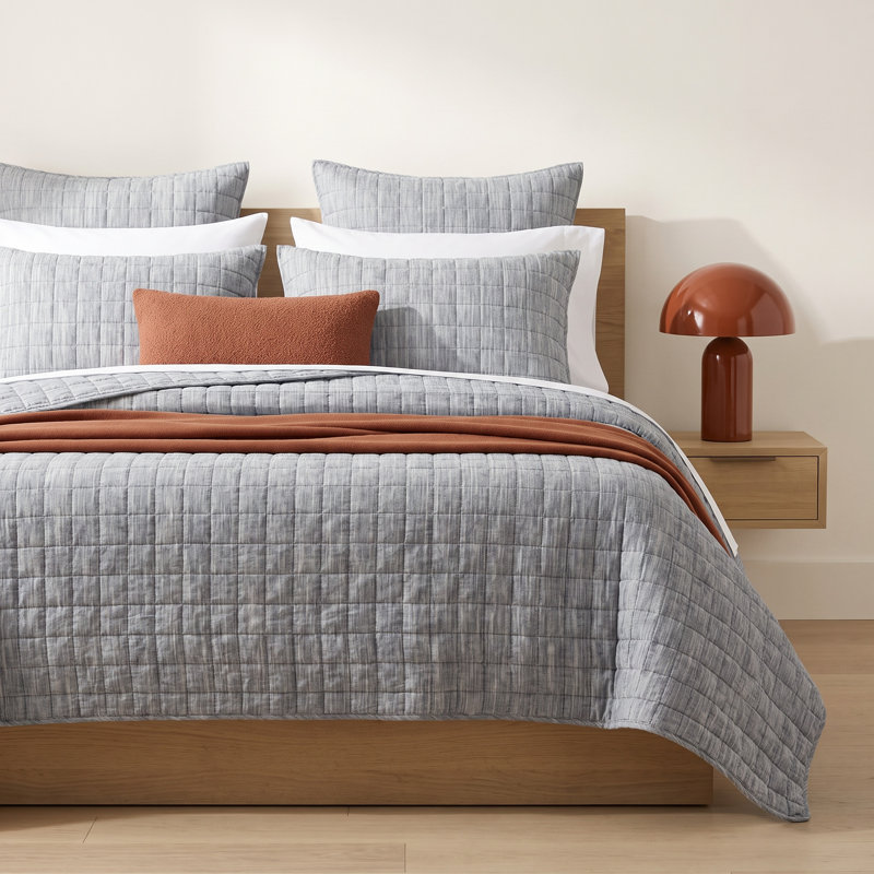 Niles 3 Piece Quilt Set, Queen Quilt + 2 Standard Shams