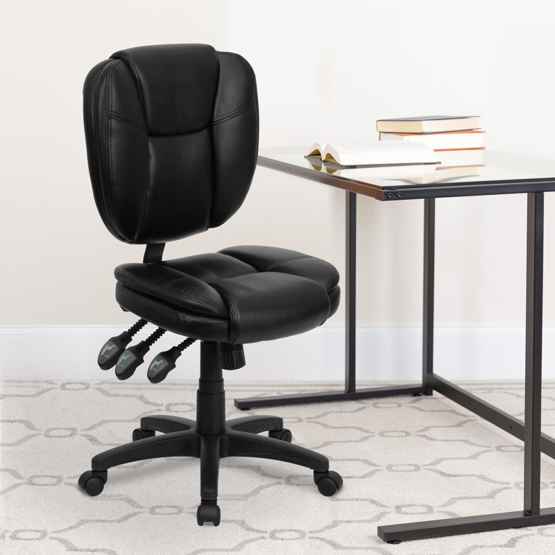 Chaise de bureau ergonomique multifonctionnelle à dossier moyen avec rembourrage coussiné, Cuir noir, Sans accoudoirs