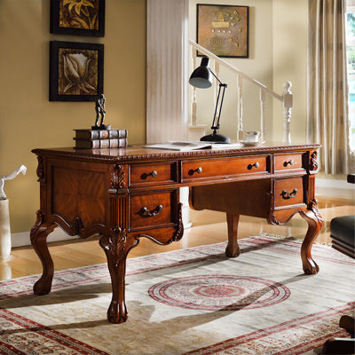 Classic American country style desk