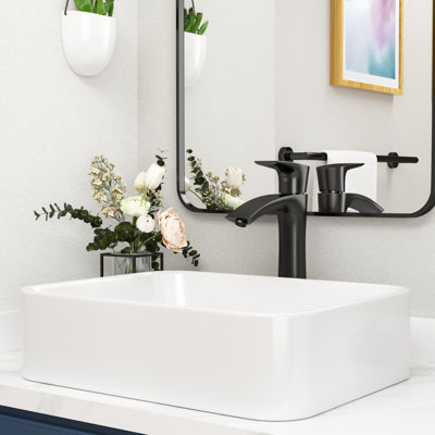 Lavabo vasque de salle de bain en céramique blanche avec robinet de salle de bain L 19 po x l 15 po