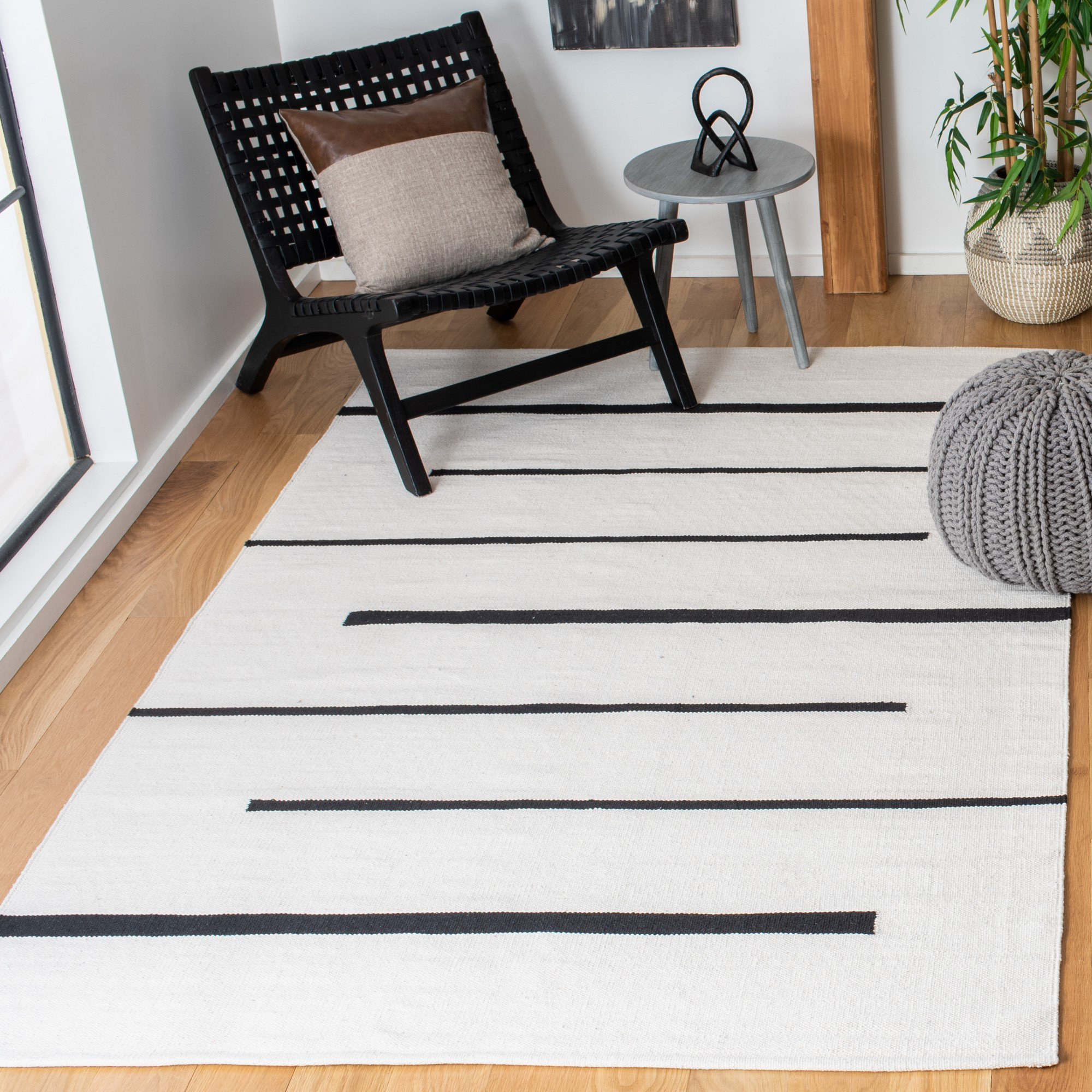 Mana Handmade Cotton Rug, Rectangle 5' x 8'